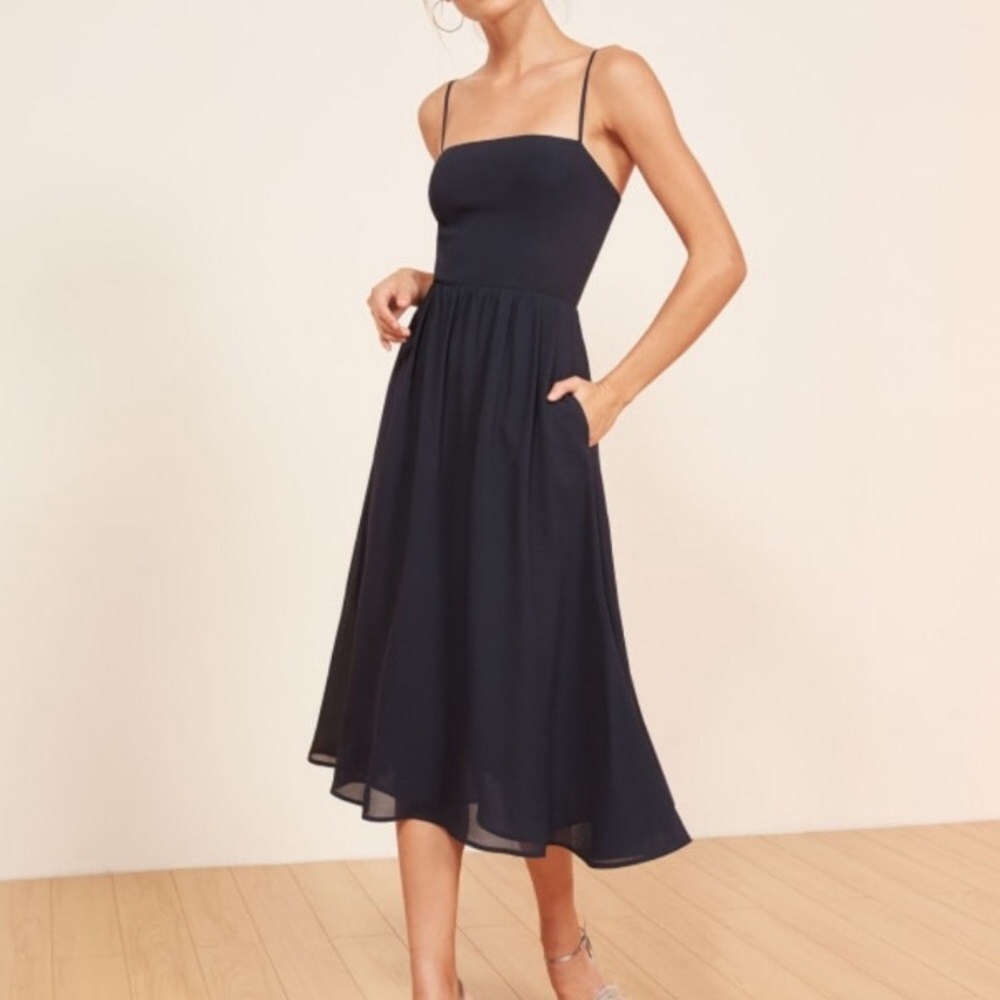 Reformation Rosehip dress in navy size 2